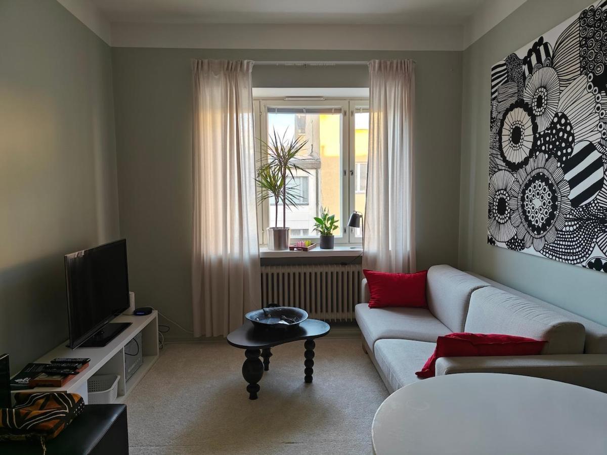 Light-filled 1br, Charming, Great Transport Apartment